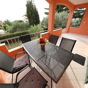 https://rl-apartments.hotelinzadar.com